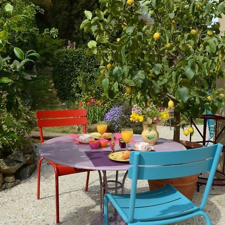 Chez L'Antiquaire Bed & Breakfast โอตรีฟส์ ภายนอก รูปภาพ