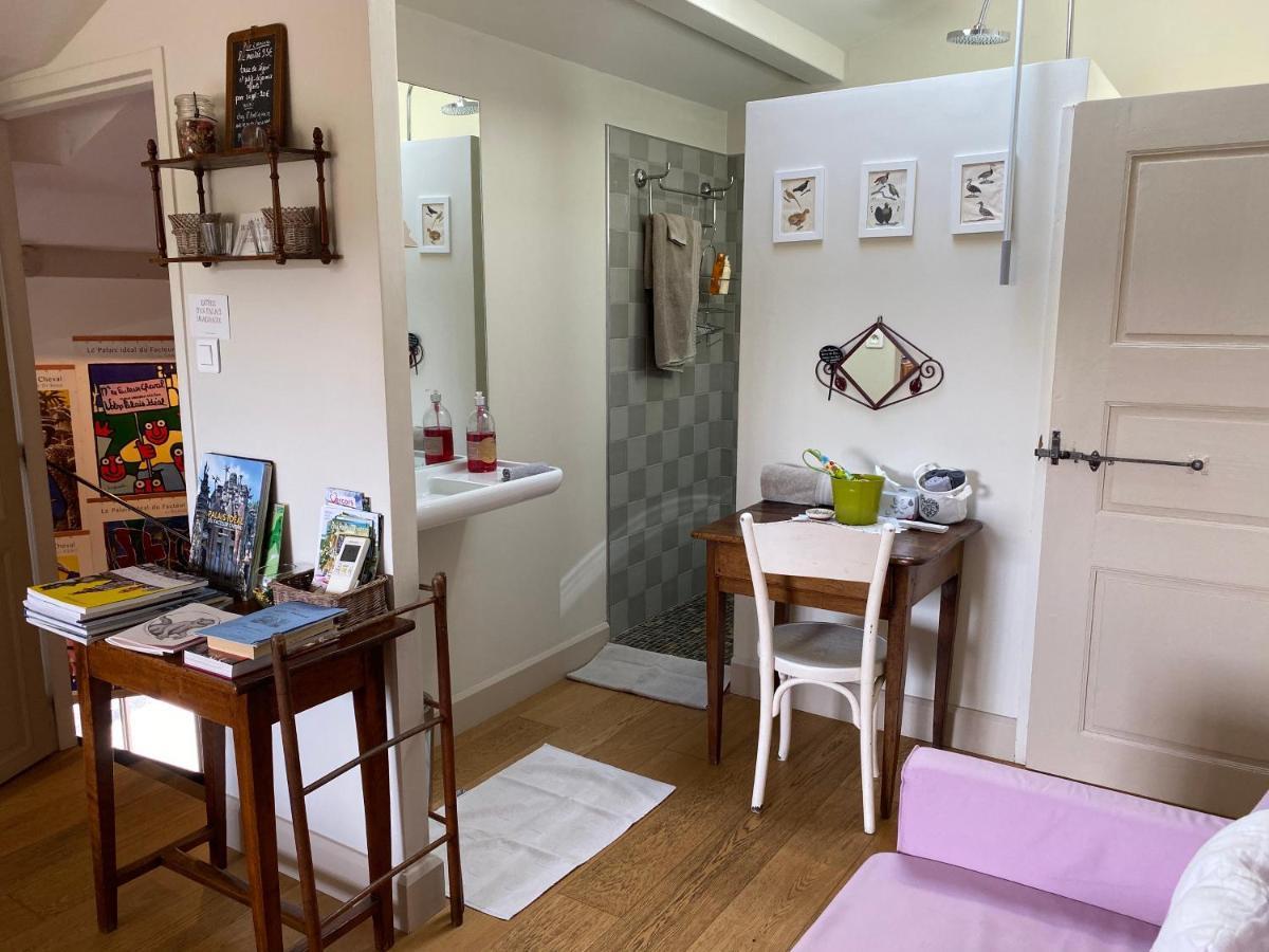 Chez L'Antiquaire Bed & Breakfast โอตรีฟส์ ภายนอก รูปภาพ