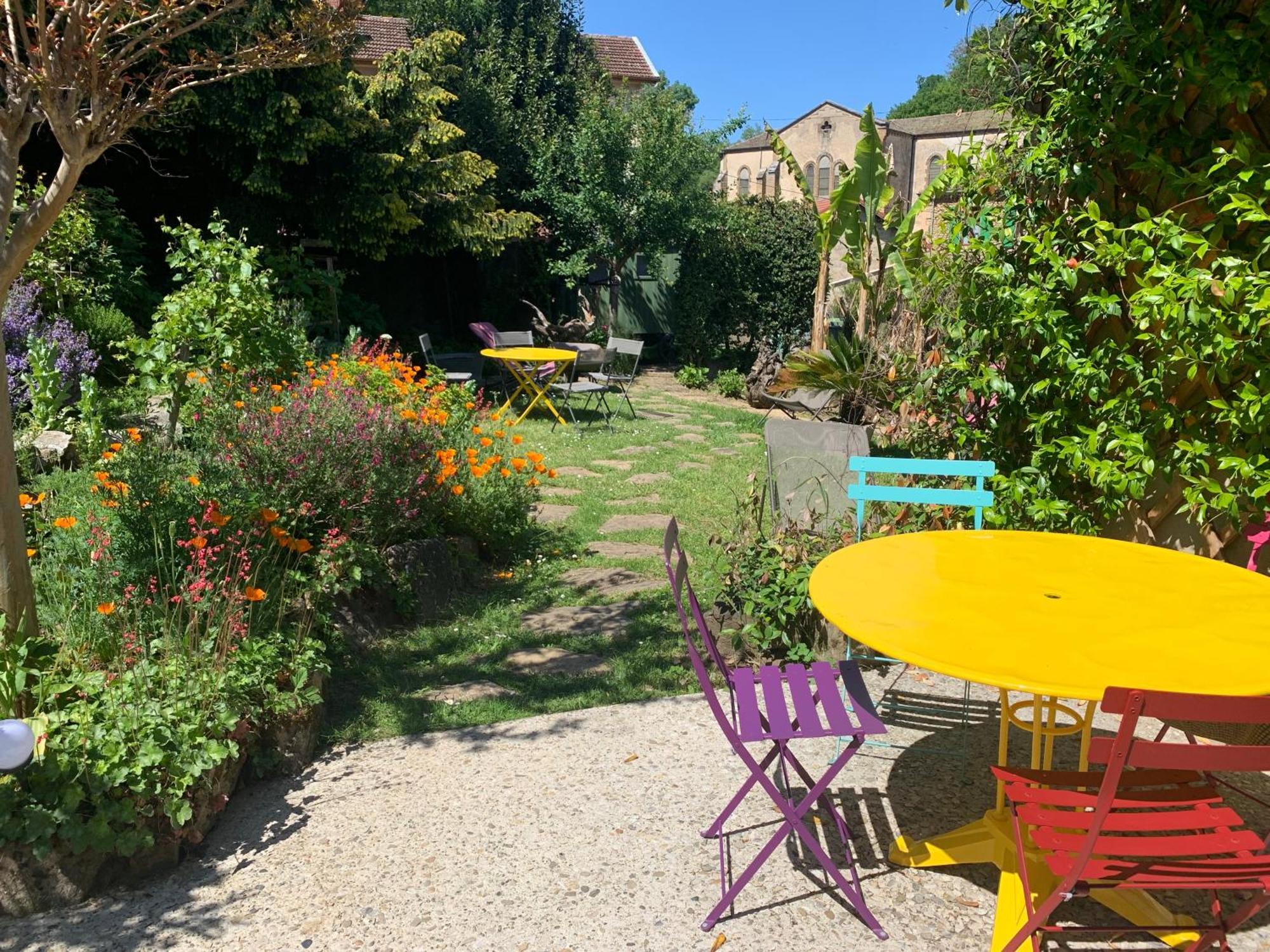 Chez L'Antiquaire Bed & Breakfast โอตรีฟส์ ภายนอก รูปภาพ